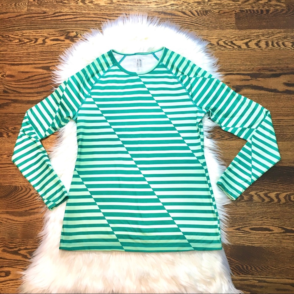 EUC Layer 8 green striped fleece active top M
